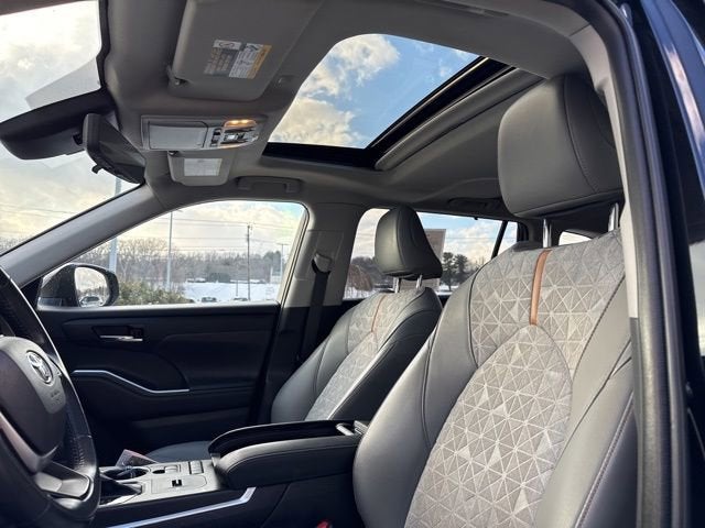 2022 Toyota Highlander Hybrid Hybrid Bronze Edition AWD