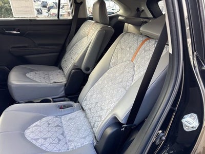 2022 Toyota Highlander Hybrid Hybrid Bronze Edition AWD