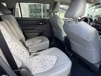 2022 Toyota Highlander Hybrid Hybrid Bronze Edition AWD