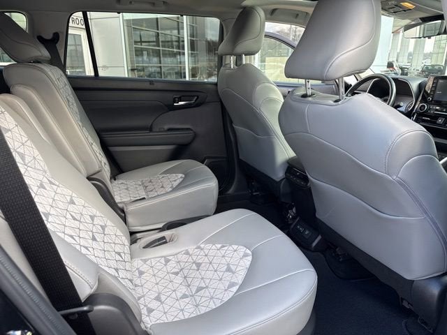 2022 Toyota Highlander Hybrid Hybrid Bronze Edition AWD