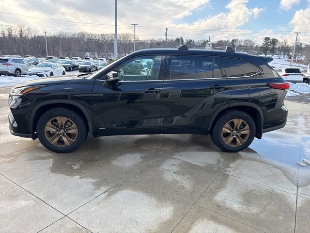 2022 Toyota Highlander Hybrid Hybrid Bronze Edition AWD