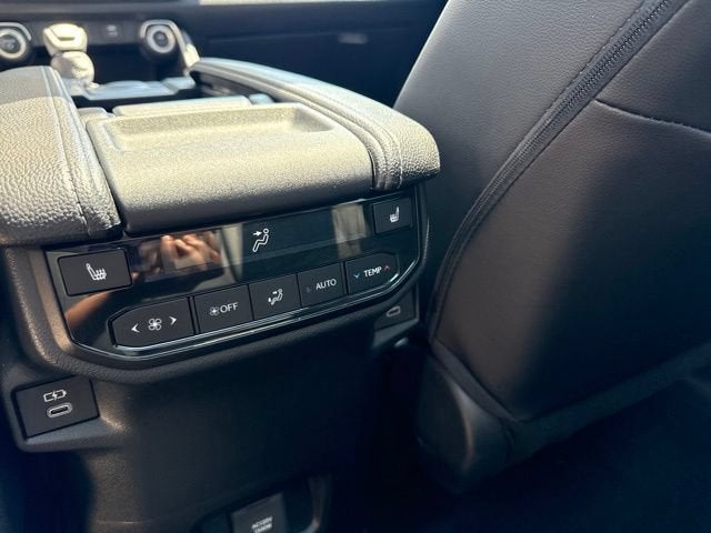 2025 Toyota Grand Highlander Hybrid Base
