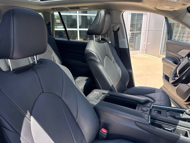 2025 Toyota Grand Highlander Hybrid Base