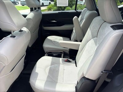 2024 Toyota Grand Highlander Hybrid Base