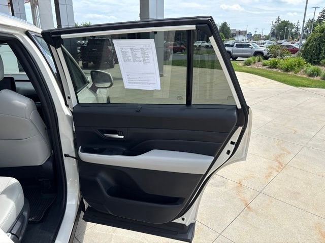 2024 Toyota Grand Highlander Hybrid Base