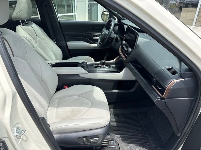 2024 Toyota Grand Highlander Hybrid Base