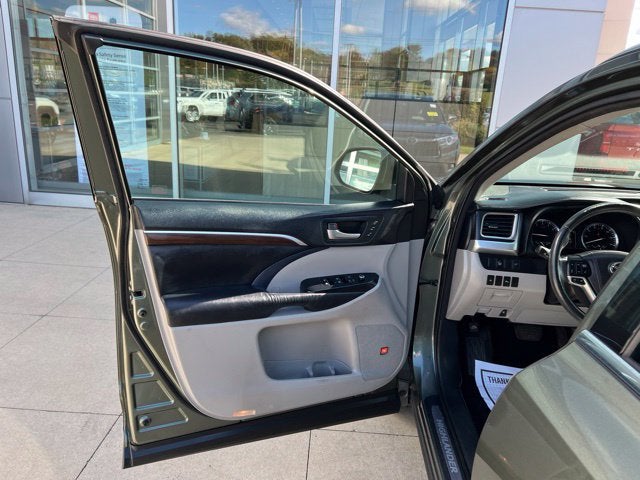 2016 Toyota Highlander AWD 4dr V6 Limited