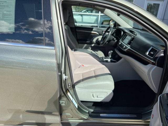 2016 Toyota Highlander AWD 4dr V6 Limited
