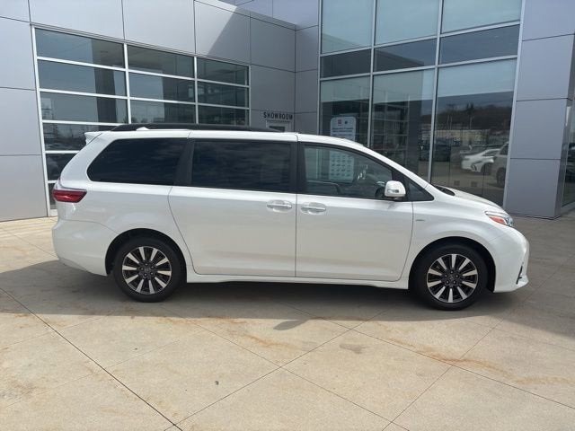 2019 Toyota Sienna Limited Premium AWD 7-Passenger