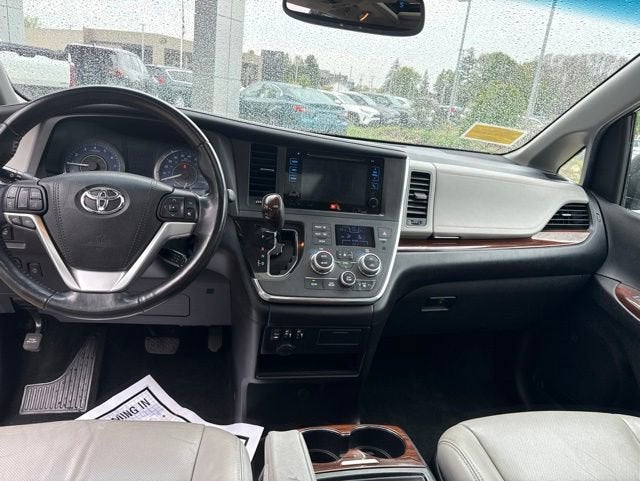 2017 Toyota Sienna Limited AWD 7-Passenger
