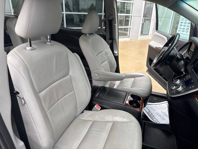2017 Toyota Sienna Limited AWD 7-Passenger