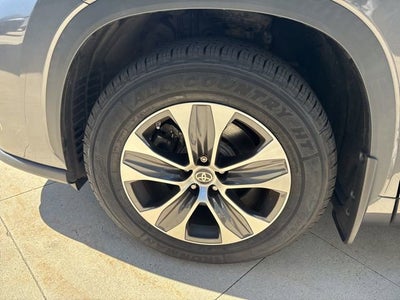 2021 Toyota Highlander XLE AWD