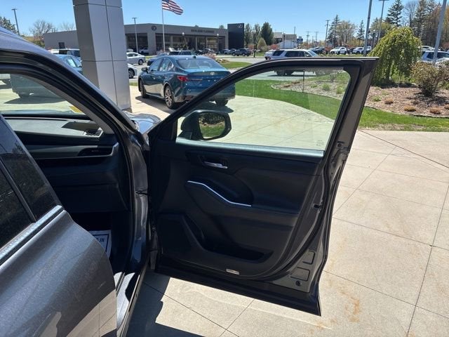 2021 Toyota Highlander XLE AWD