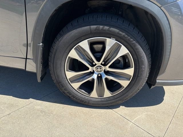 2021 Toyota Highlander XLE AWD