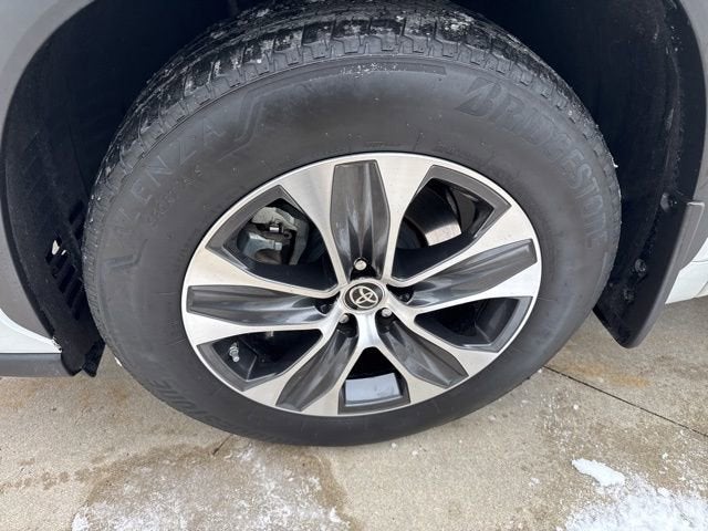 2022 Toyota Highlander XLE AWD