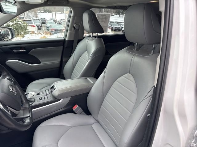 2022 Toyota Highlander XLE AWD