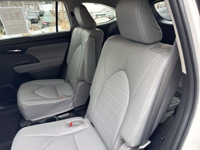 2022 Toyota Highlander XLE AWD