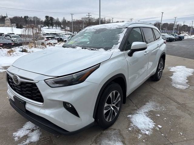 2022 Toyota Highlander XLE AWD
