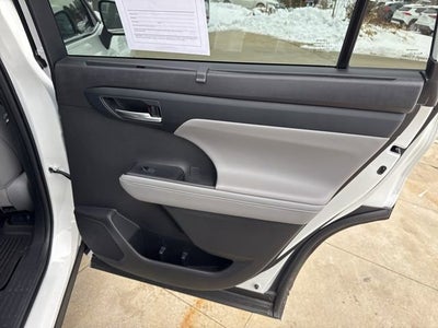 2022 Toyota Highlander XLE AWD