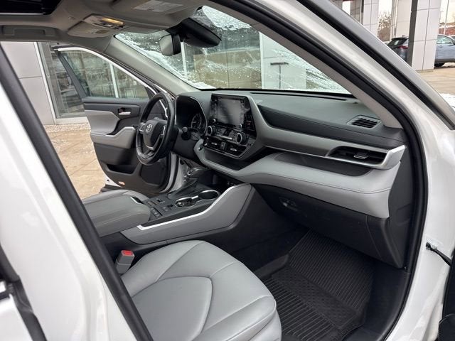 2022 Toyota Highlander XLE AWD