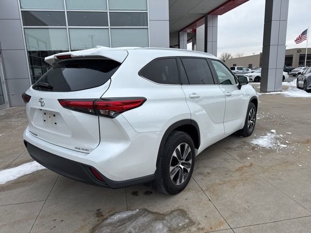 2022 Toyota Highlander XLE AWD