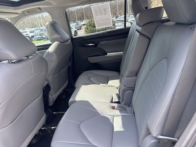 2022 Toyota Highlander XLE AWD