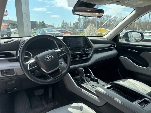 2022 Toyota Highlander XLE AWD