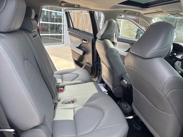2022 Toyota Highlander XLE AWD