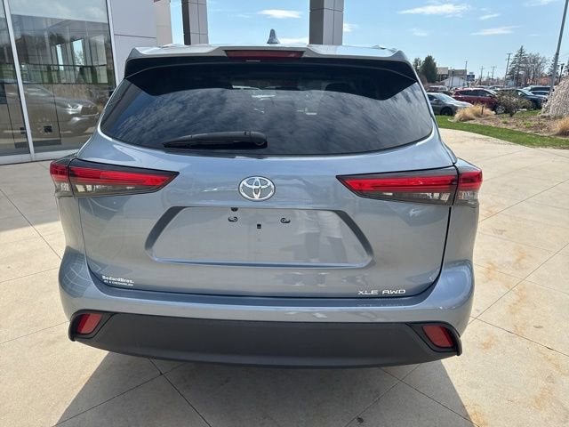 2022 Toyota Highlander XLE AWD