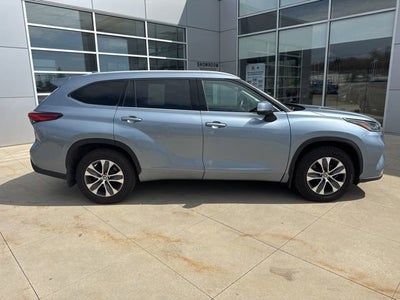 2022 Toyota Highlander XLE AWD