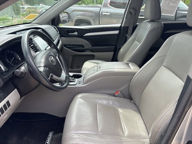 2016 Toyota Highlander AWD 4dr V6 XLE