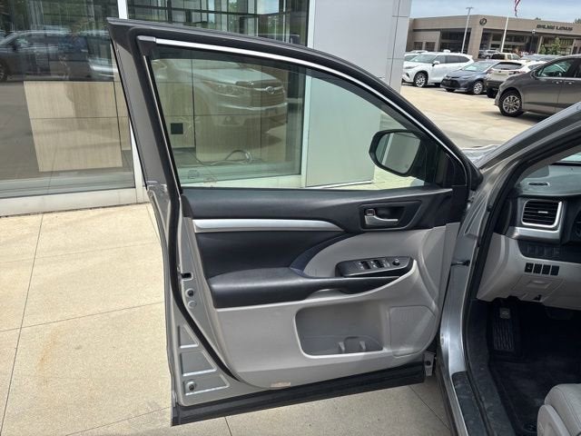 2016 Toyota Highlander AWD 4dr V6 XLE