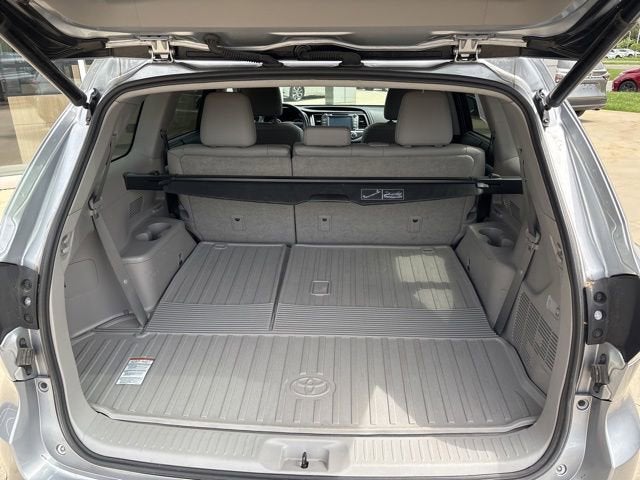 2016 Toyota Highlander AWD 4dr V6 XLE