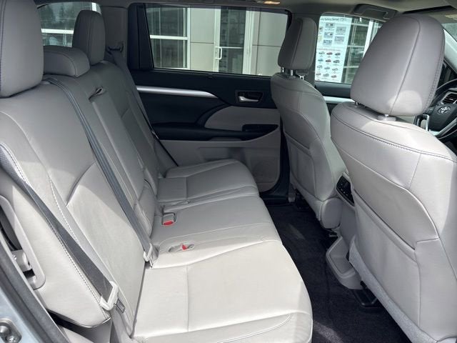 2016 Toyota Highlander AWD 4dr V6 XLE