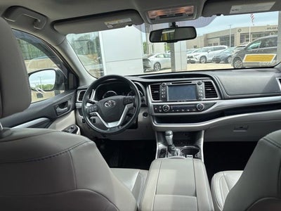 2016 Toyota Highlander AWD 4dr V6 XLE