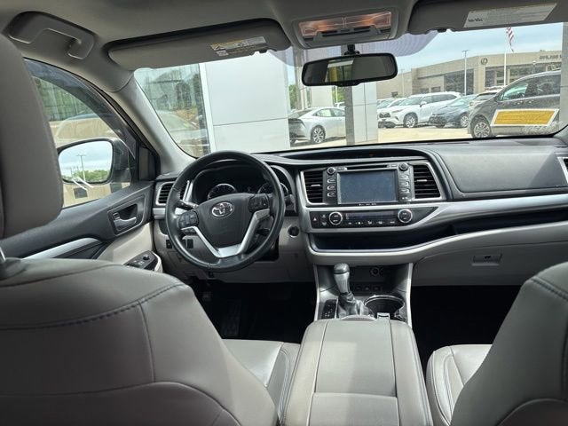 2016 Toyota Highlander AWD 4dr V6 XLE