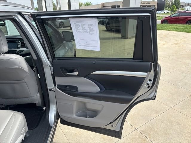 2016 Toyota Highlander AWD 4dr V6 XLE