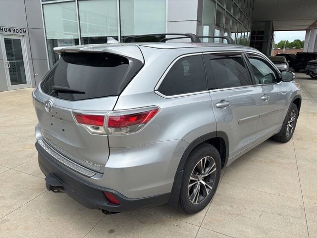 2016 Toyota Highlander AWD 4dr V6 XLE