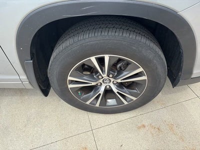 2016 Toyota Highlander AWD 4dr V6 XLE