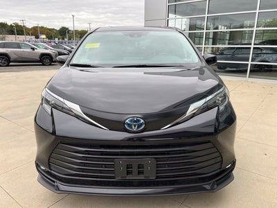 2025 Toyota Sienna XLE AWD 7-Passenger