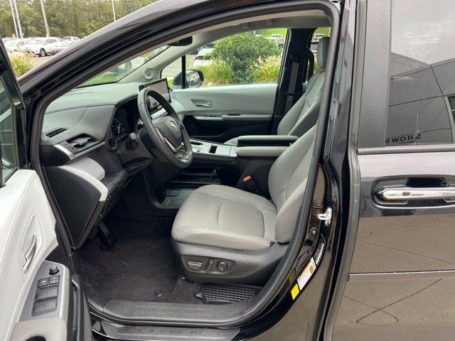 2025 Toyota Sienna XLE AWD 7-Passenger