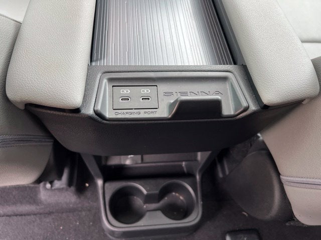 2025 Toyota Sienna XLE AWD 7-Passenger