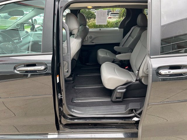 2025 Toyota Sienna XLE AWD 7-Passenger