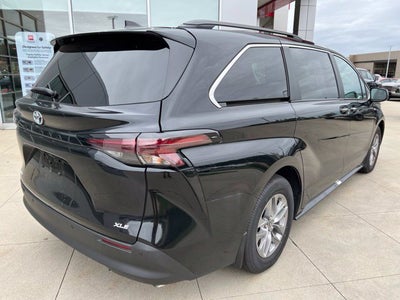 2025 Toyota Sienna XLE AWD 7-Passenger