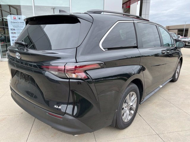 2025 Toyota Sienna XLE AWD 7-Passenger