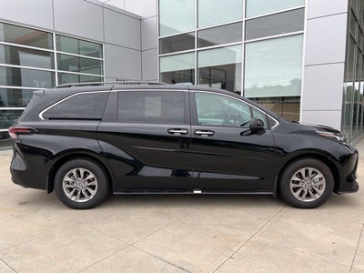 2025 Toyota Sienna XLE AWD 7-Passenger