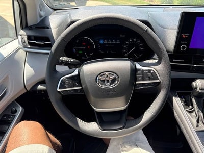 2025 Toyota Sienna XLE AWD 7-Passenger