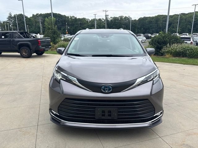 2023 Toyota Sienna XLE AWD 7-Passenger