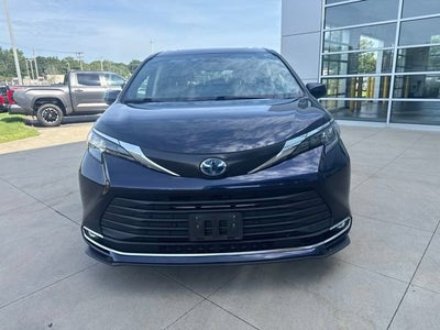 2024 Toyota Sienna XLE AWD 7-Passenger