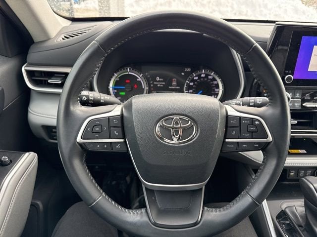 2023 Toyota Highlander Hybrid Base